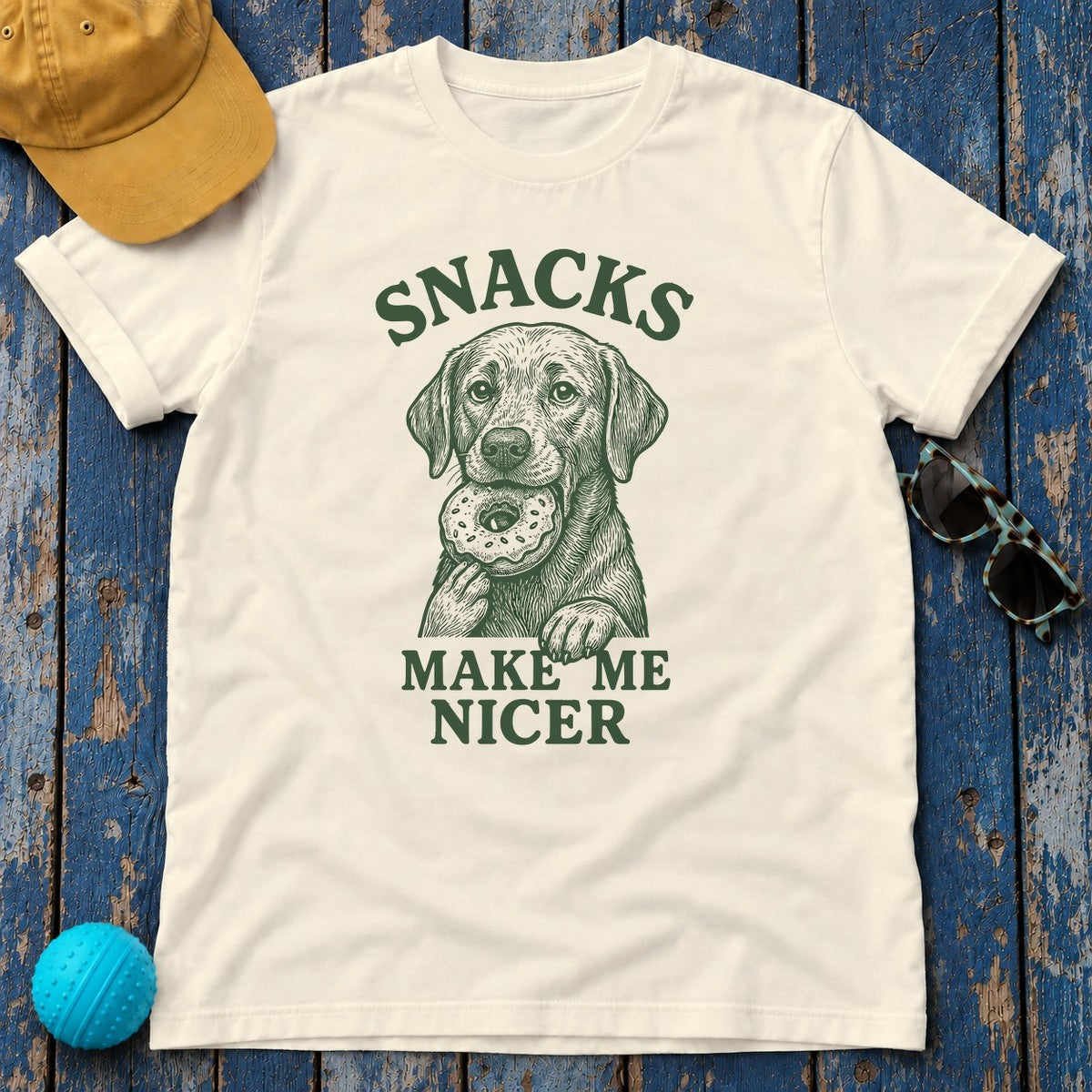Snacks Make Me Nicer Labrador With Donut Graphic Novelty T-Shirt in Natural