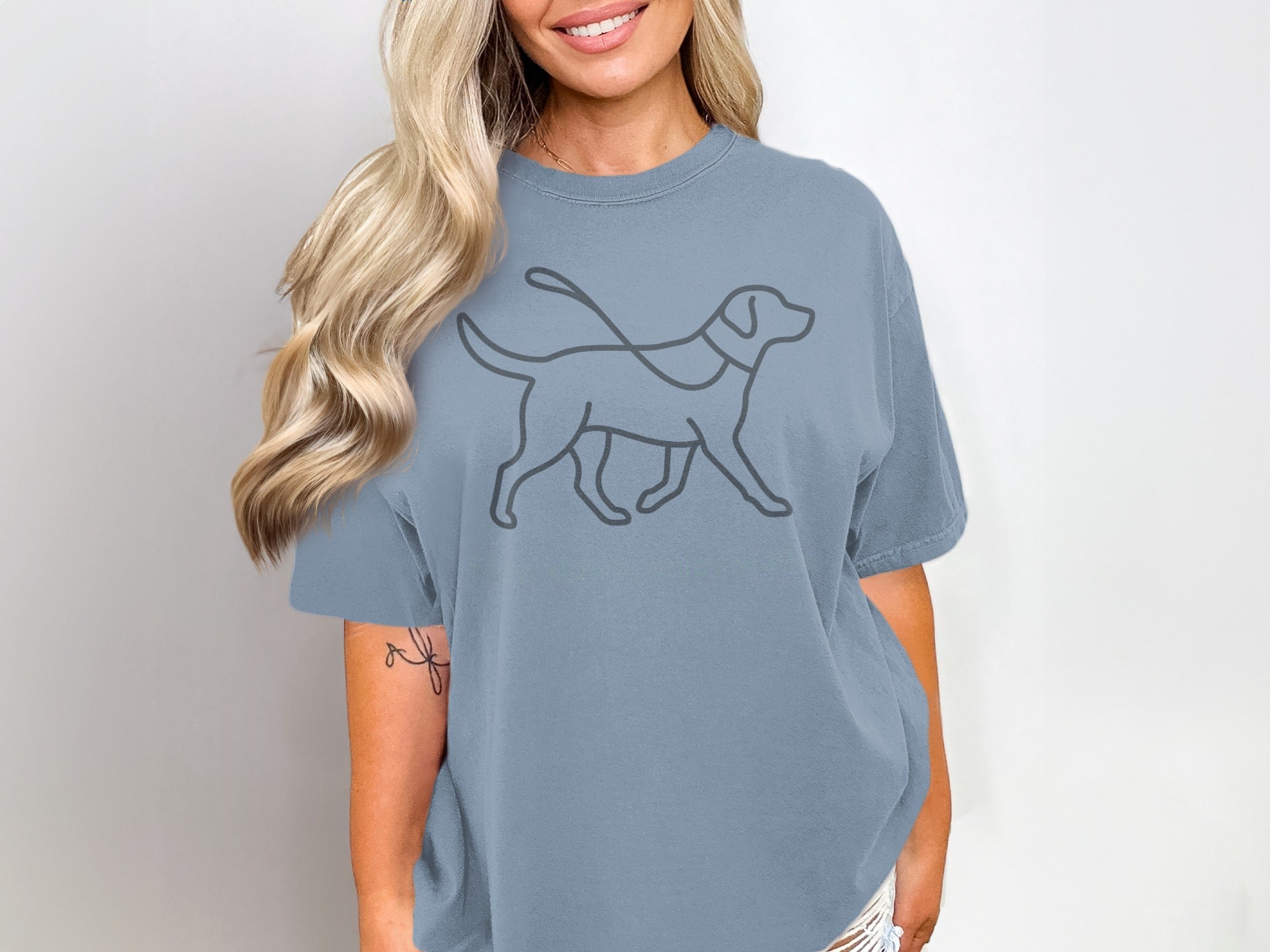 Casual Oversized Tee with Minimalist Dog Design