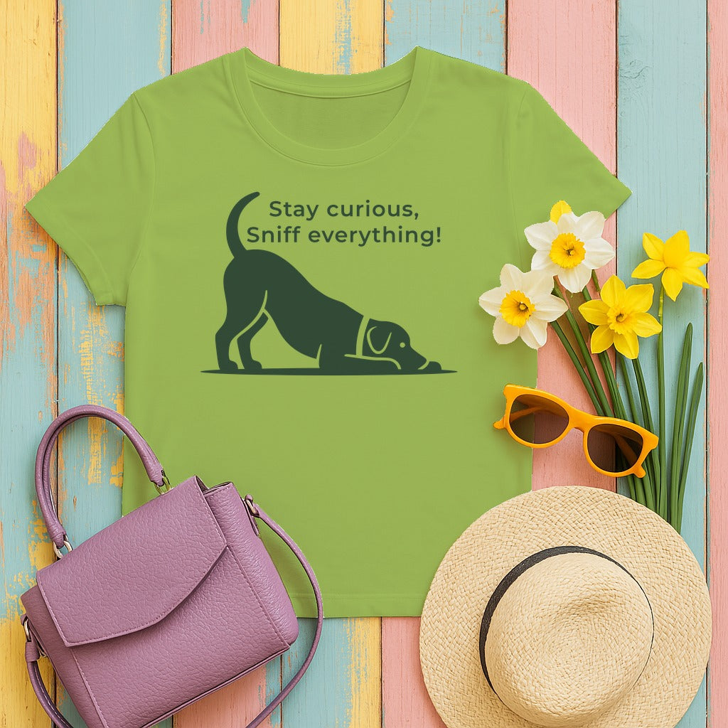 Stay Curious Dog Play Bow Graphic T-Shirt in Kiwi