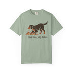 Live free dig holes printed dog lover t-shirt