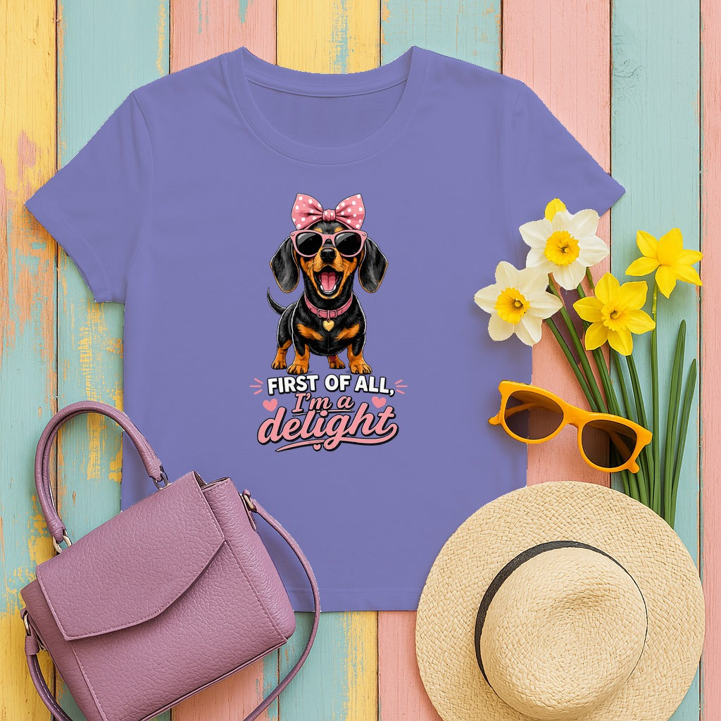 The 'I'm A Delight' Dachshund Graphic T-Shirt in Violet